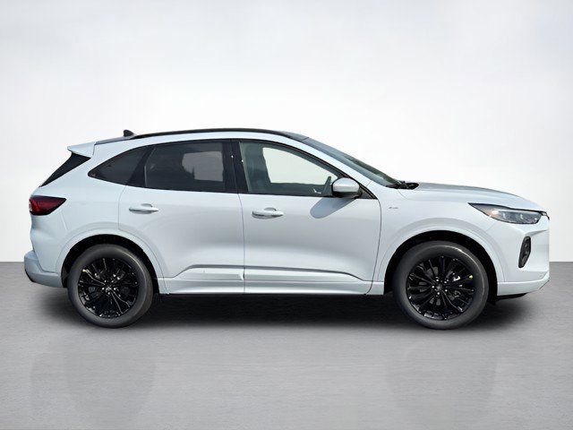 2025 Ford Escape Hybrid ST-Line Elite photo 2