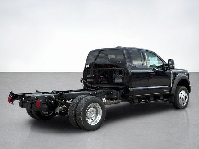 2026 Ford F-550 photo 3