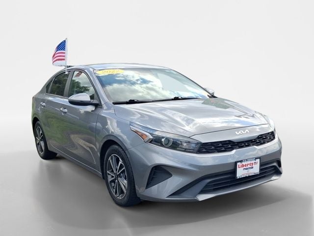 2022 Kia Forte LXS AT's photo
