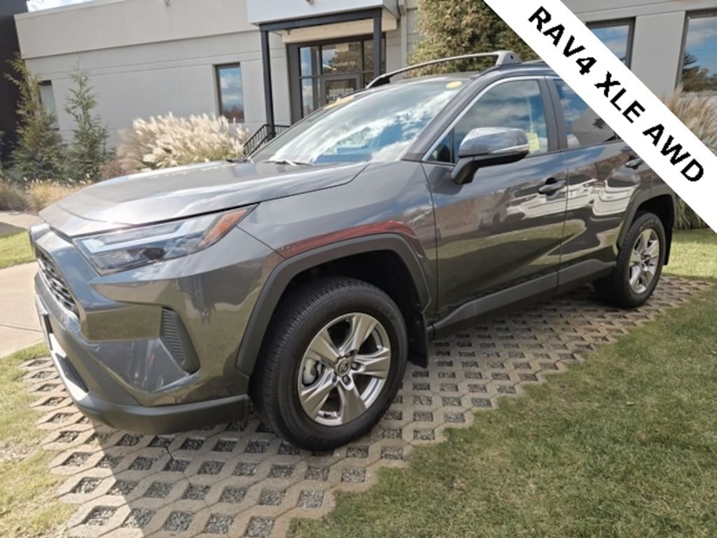 Used 2022 Toyota RAV4 XLE SUV