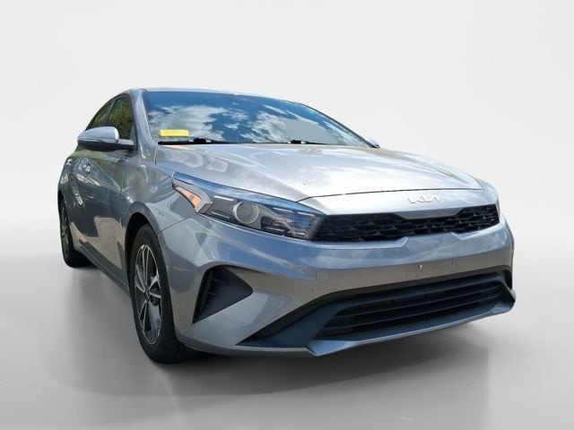 2022 Kia Forte LXS AT's photo