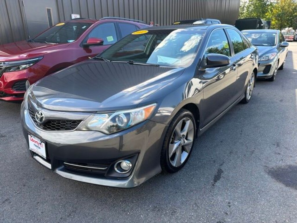 Used 2012 Toyota Camry SE Sedan