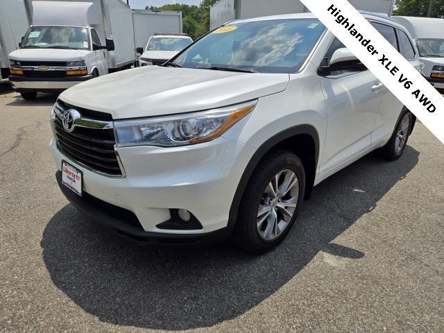 Used 2015 Toyota Highlander XLE with VIN 5TDJKRFH5FS179495 for sale in Wakefield, MA