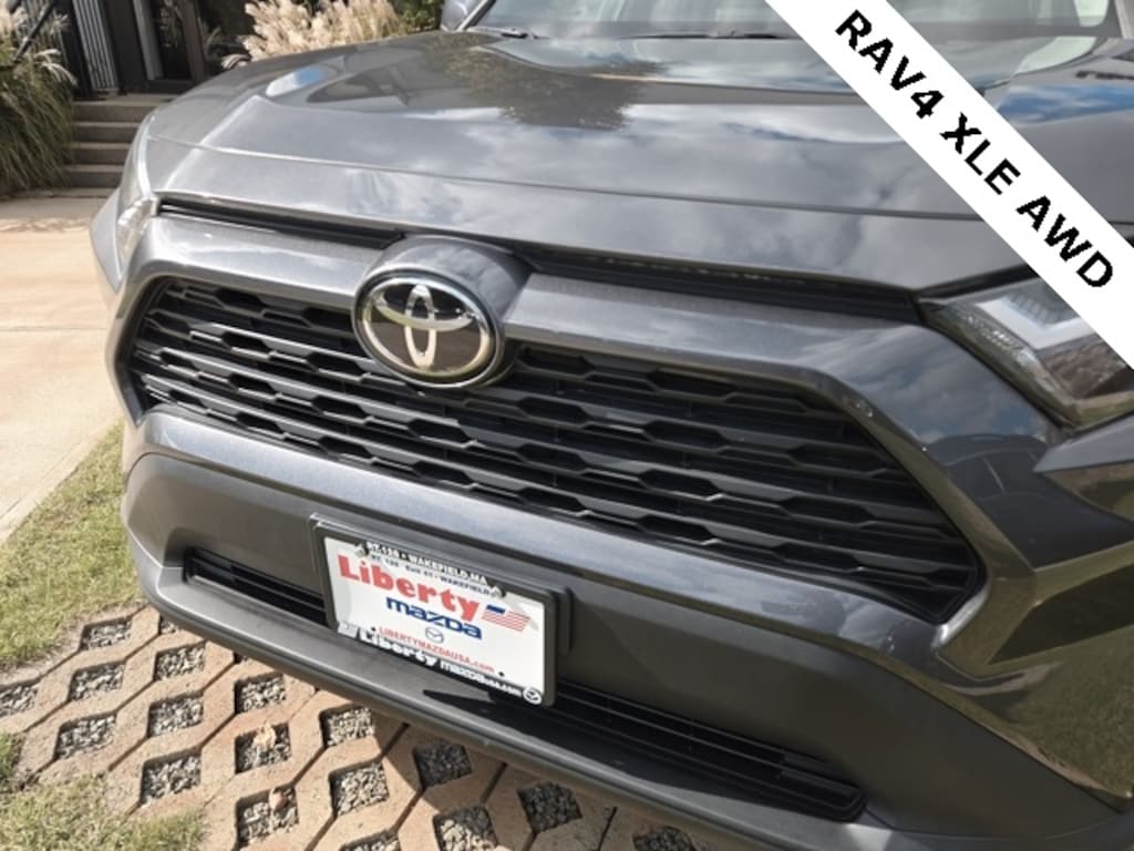 Used 2022 Toyota RAV4 XLE SUV