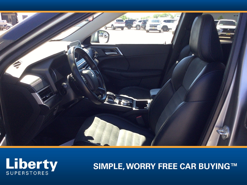 Used 2024 Mitsubishi Outlander SE