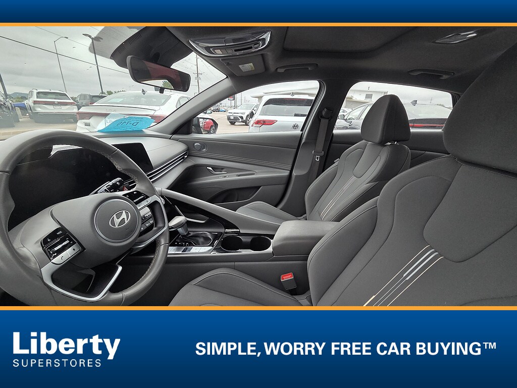 Used 2025 Hyundai Elantra SEL Convenience