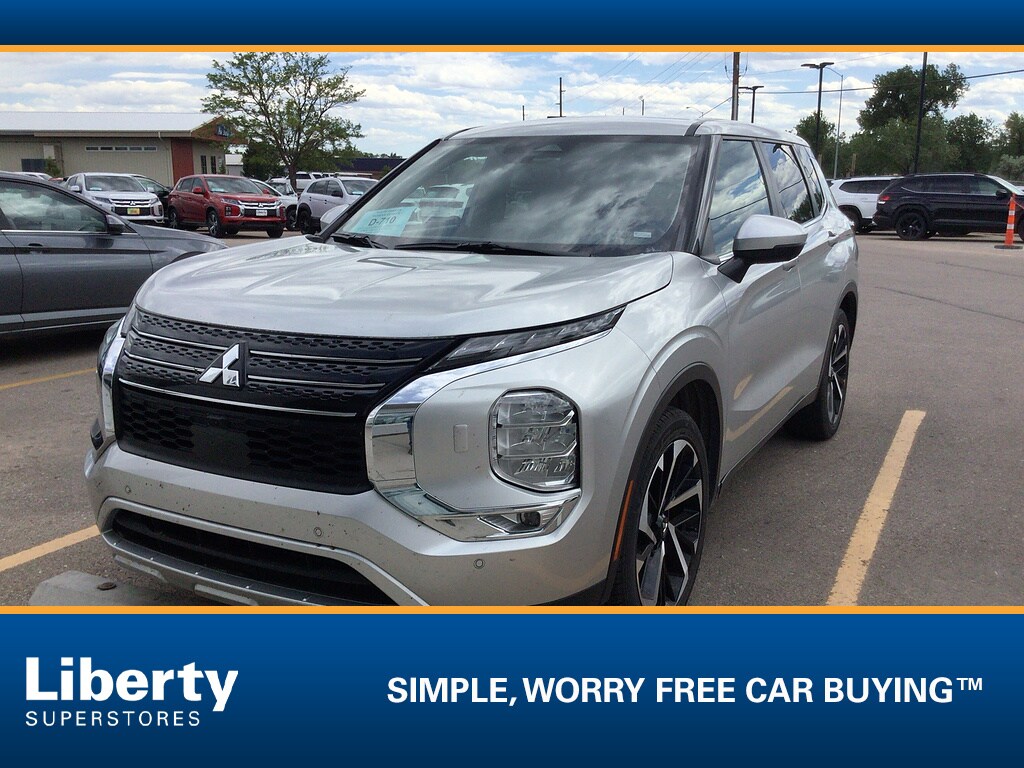 Used 2024 Mitsubishi Outlander SE