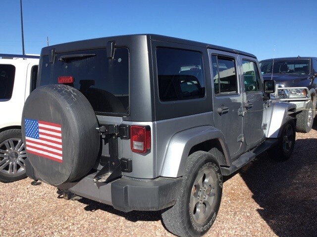 2017 Jeep Wrangler Unlimited Sahara photo 2