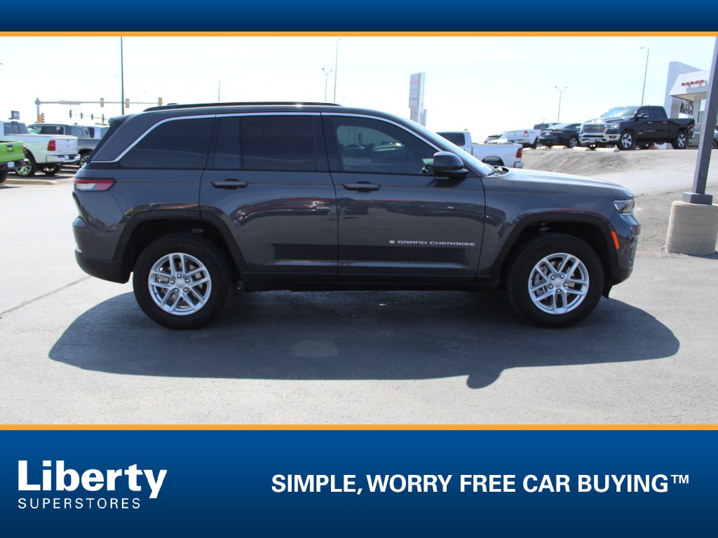 Used 2025 Jeep Grand Cherokee Laredo SUV