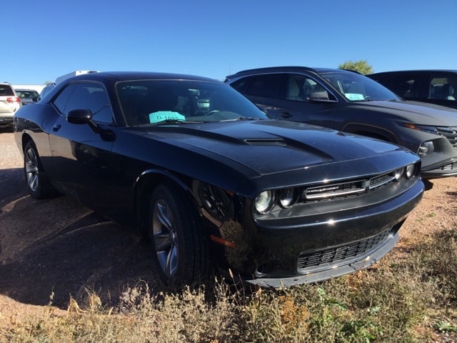 2017 Dodge Challenger SXT's photo