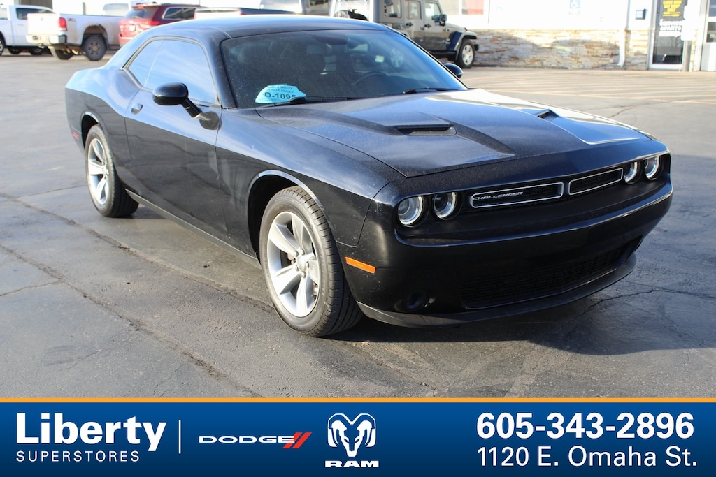 Used 2017 Dodge Challenger SXT Coupe
