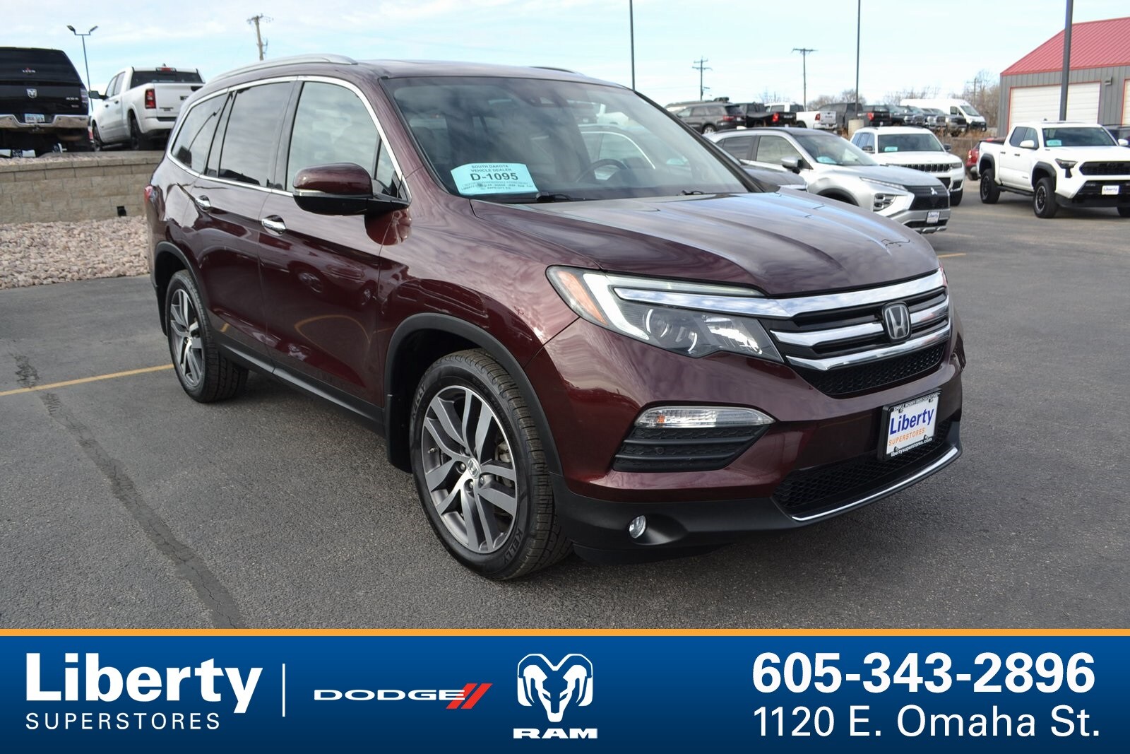 2016 Honda Pilot Elite's photo