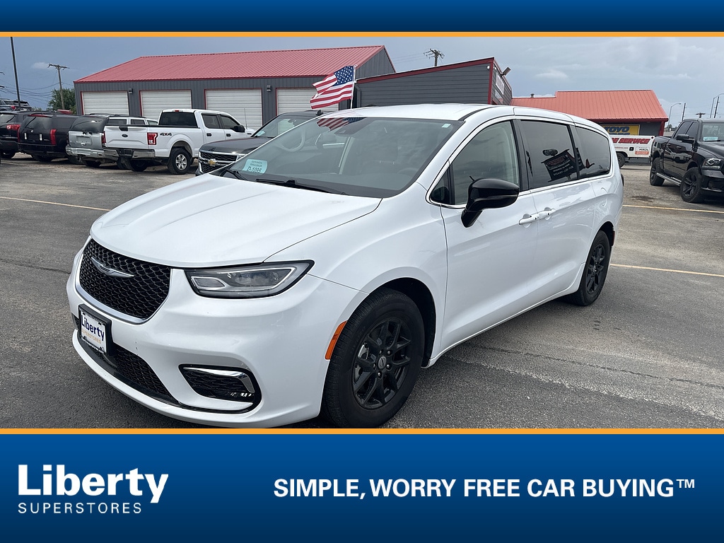 Used 2024 Chrysler Pacifica Touring L Van Passenger Van
