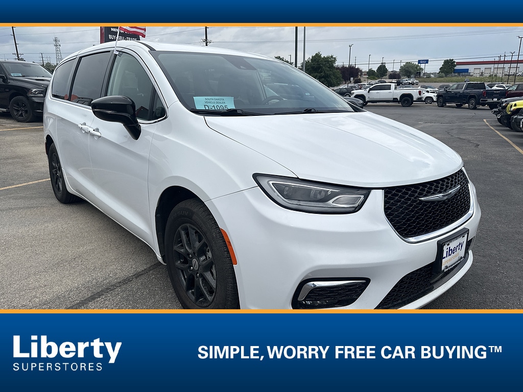 Used 2024 Chrysler Pacifica Touring L Van Passenger Van