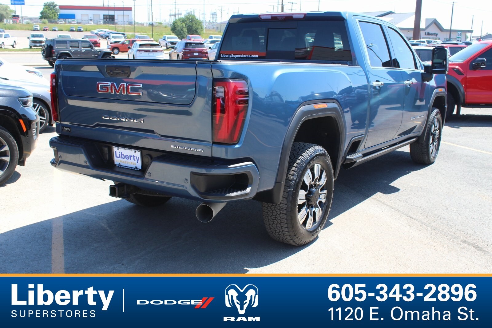 2024 Gmc Sierra 3500 HD Denali photo 3