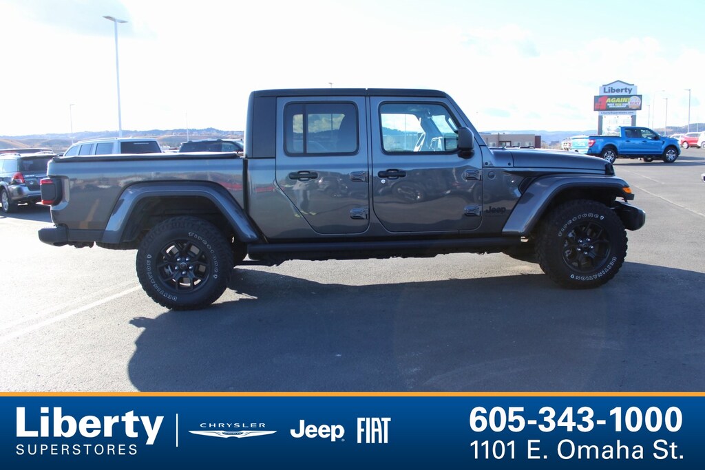Used 2024 Jeep Gladiator Sport Truck Crew Cab