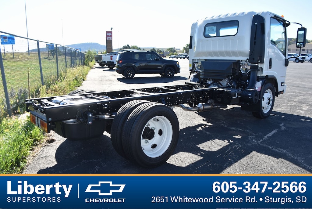 New 2025 Chevrolet 4500 HG LCF Gas 132.5" Wheelbase Truck Regular Cab