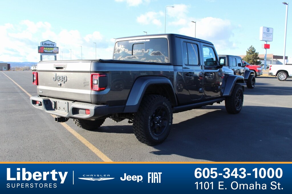Used 2024 Jeep Gladiator Sport Truck Crew Cab