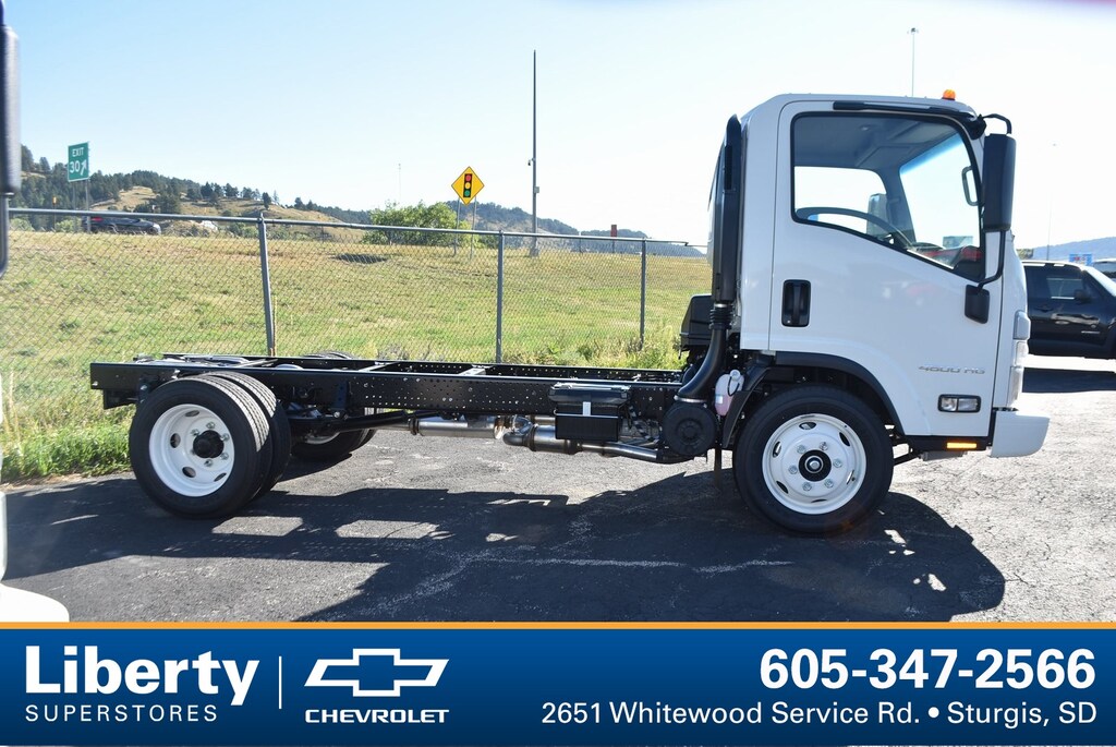 New 2025 Chevrolet 4500 HG LCF Gas 132.5" Wheelbase Truck Regular Cab