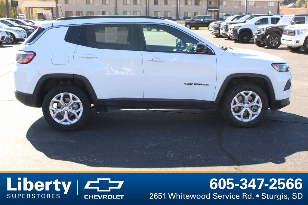 Used 2024 Jeep Compass Latitude SUV