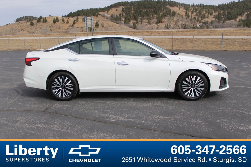 Used 2024 Nissan Altima 2.5 SV Sedan