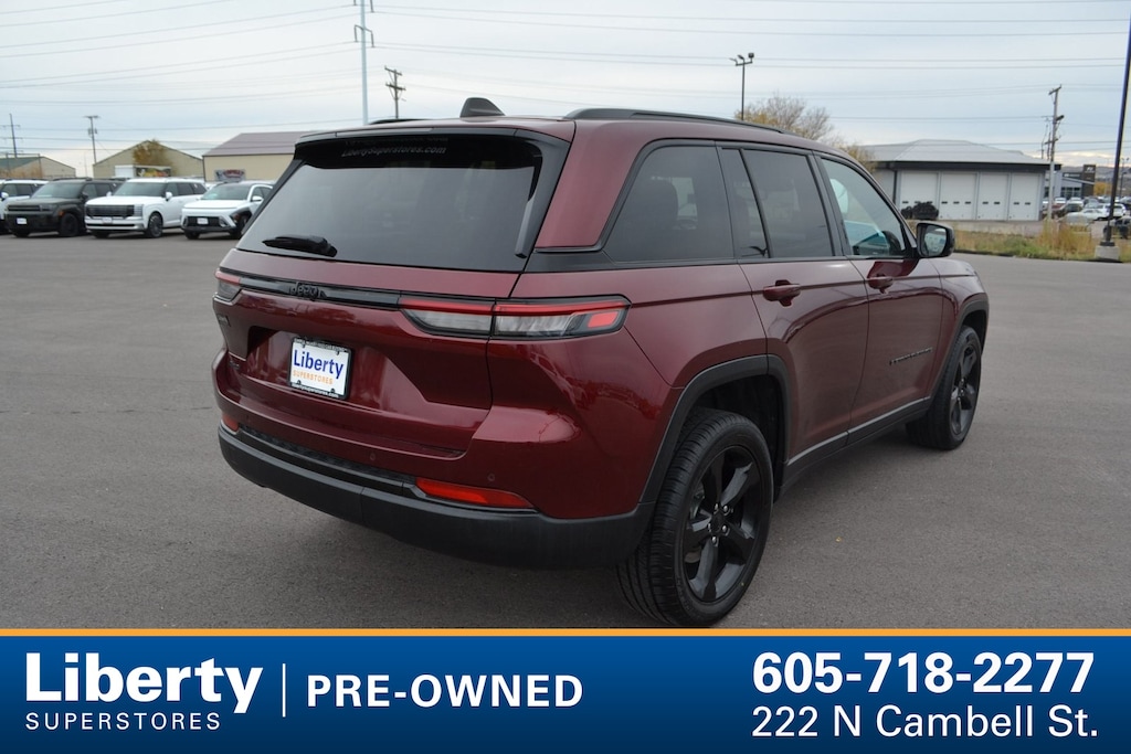 Used 2023 Jeep Grand Cherokee Laredo SUV