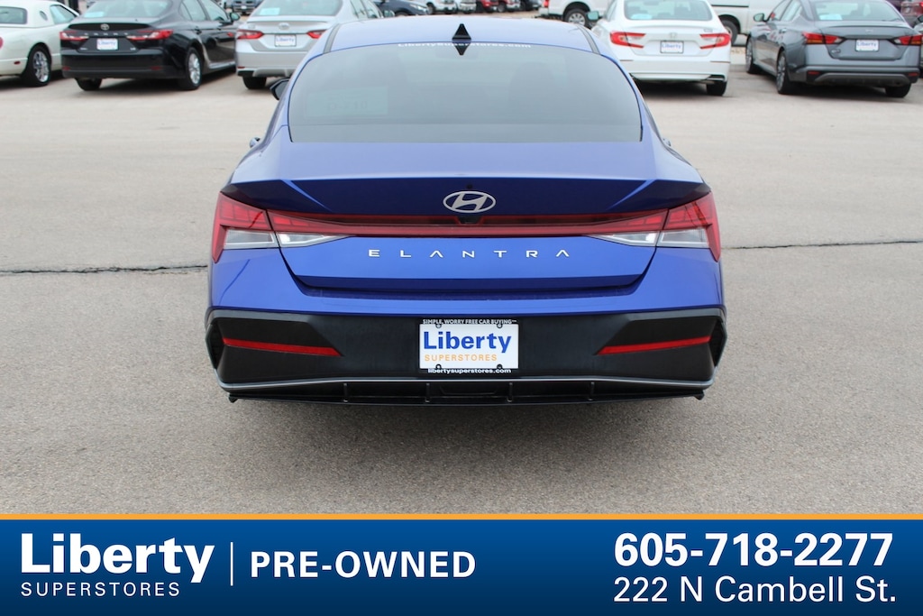Used 2025 Hyundai Elantra SEL Convenience Sedan