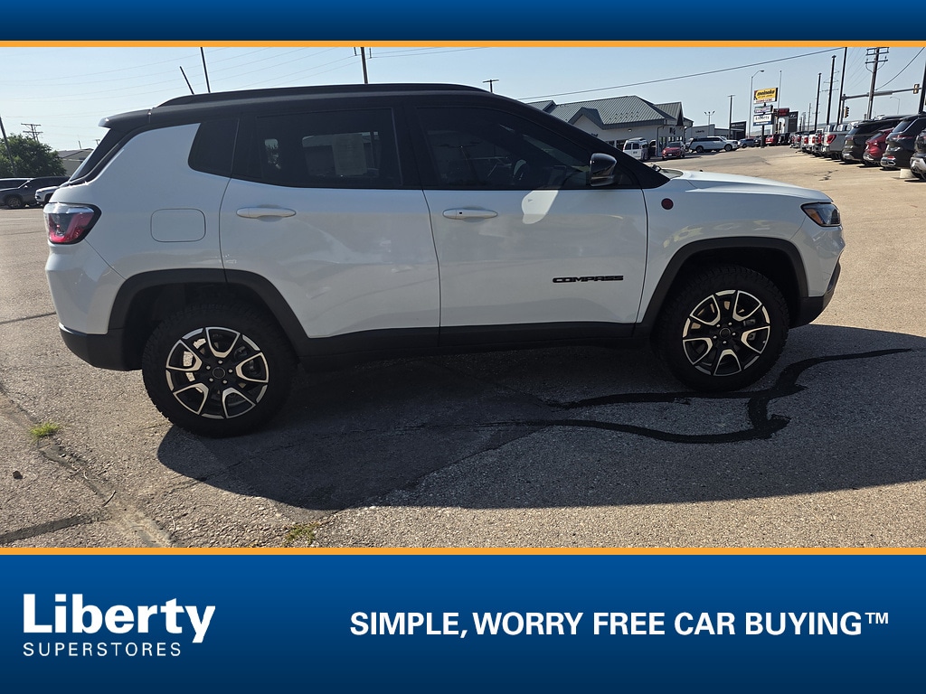 2025 Jeep Compass Trailhawk - Photo 6