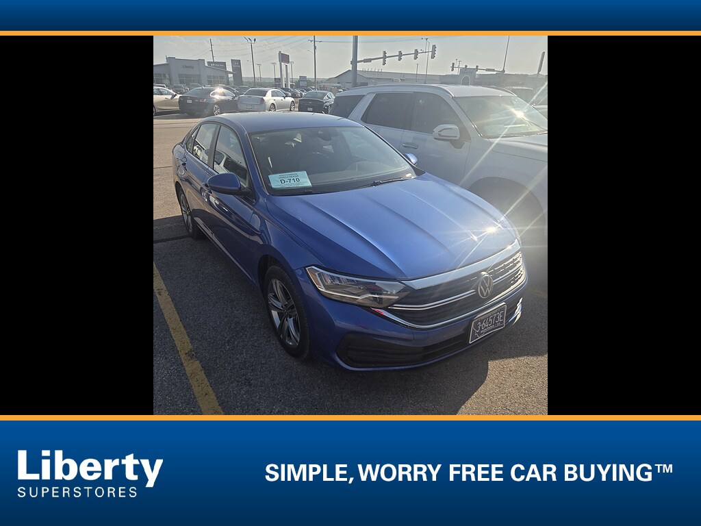 Used 2024 Volkswagen Jetta 1.5T SE Sedan