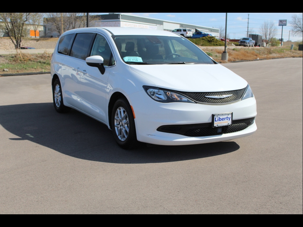 2023 Chrysler Voyager