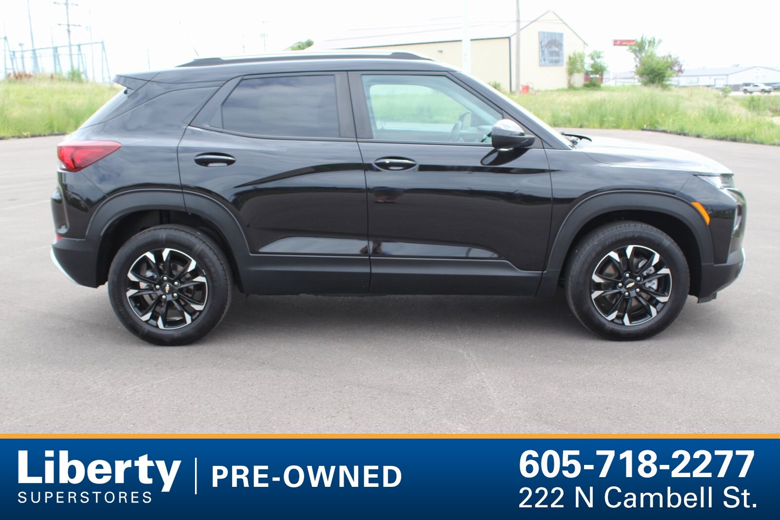 2023 Chevrolet Trailblazer LT photo 2