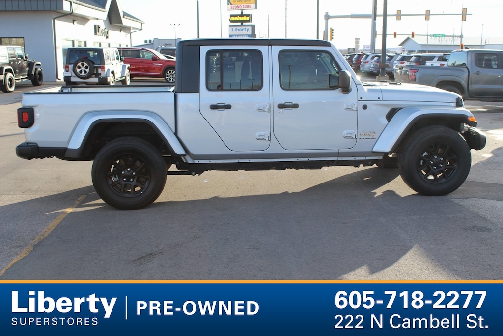 Used 2023 Jeep Gladiator Overland Truck Crew Cab