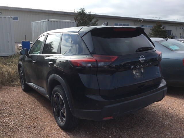 2025 Nissan Rogue SV photo 2