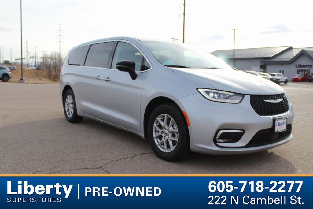 Used 2024 Chrysler Pacifica Touring L Van Passenger Van