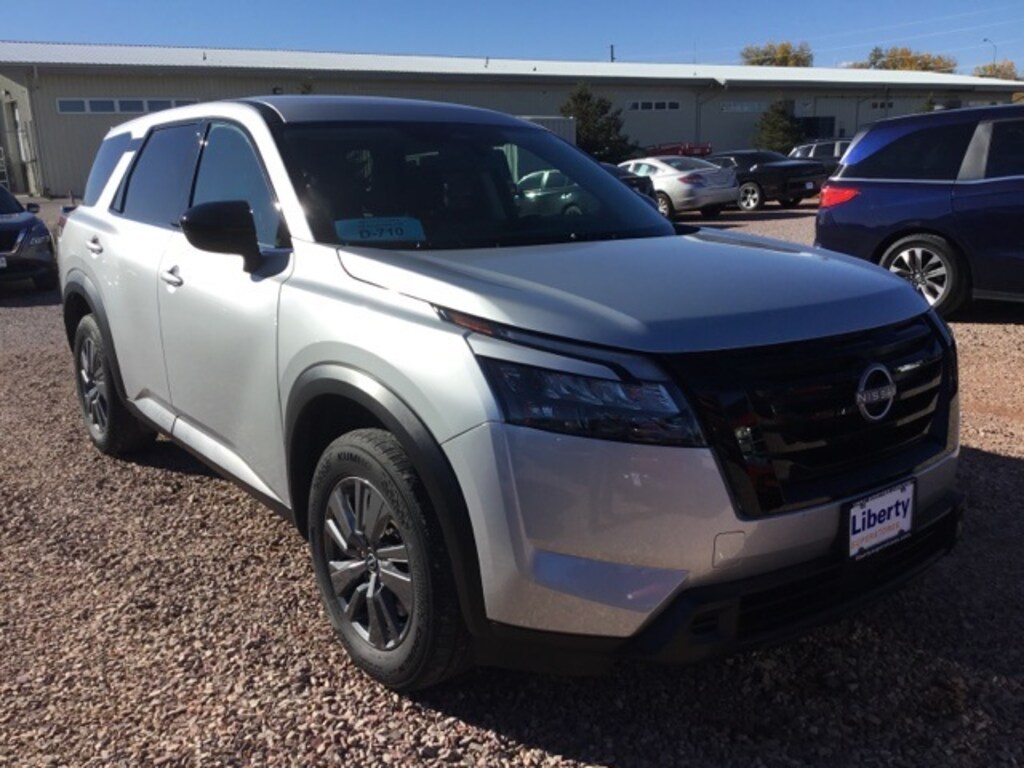 Used 2024 Nissan Pathfinder S SUV