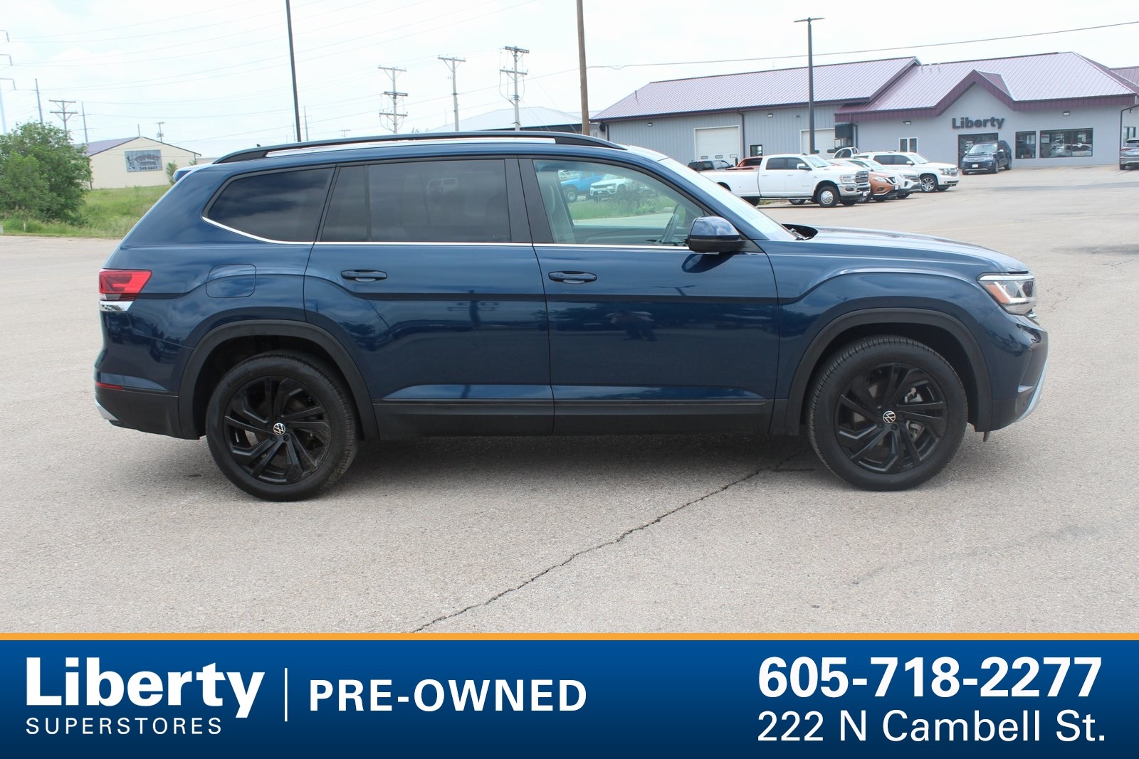 Used 2022 Volkswagen Atlas SE w/Tech with VIN 1V2KR2CA6NC550127 for sale in Rapid City, SD