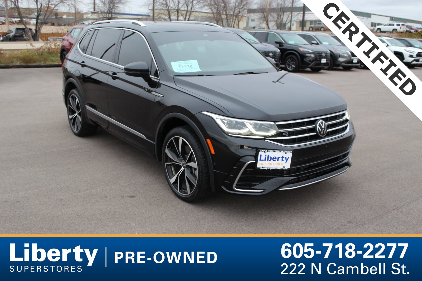 2022 Volkswagen Tiguan SEL R-LINE's photo