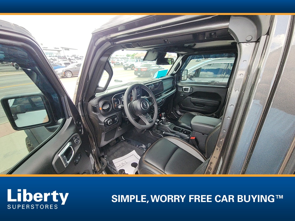 Used 2025 Jeep Gladiator Mojave Truck Crew Cab