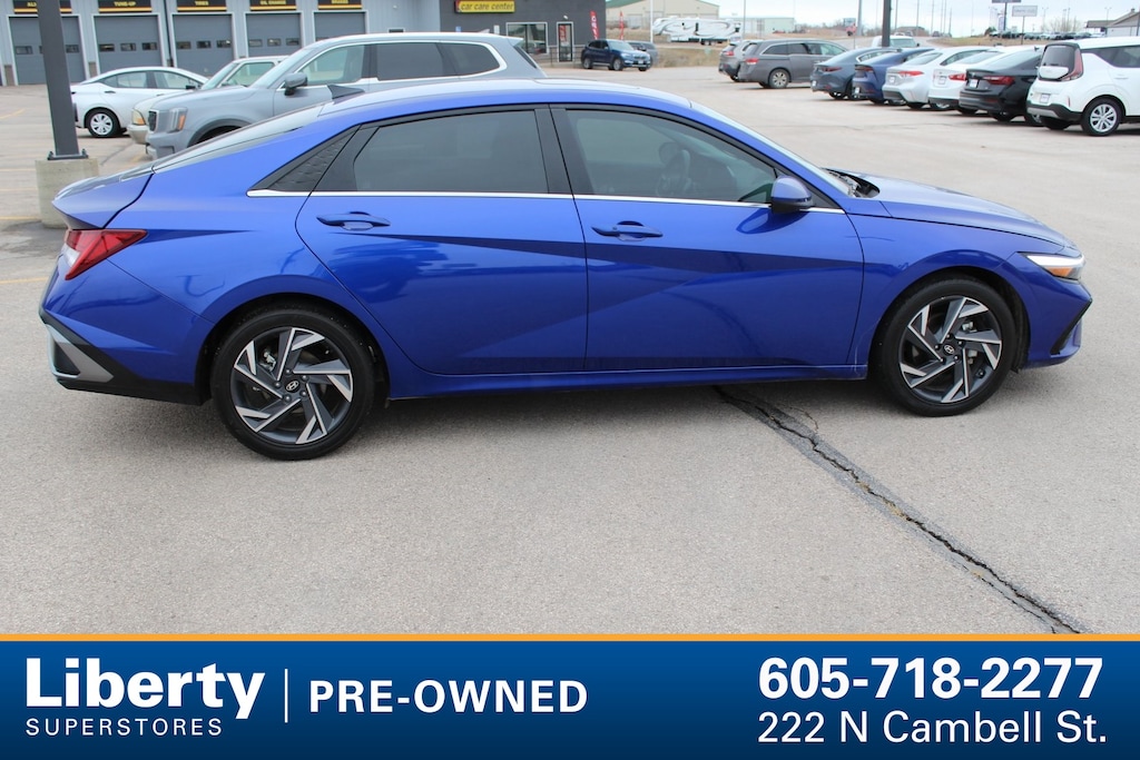 Used 2025 Hyundai Elantra SEL Convenience Sedan