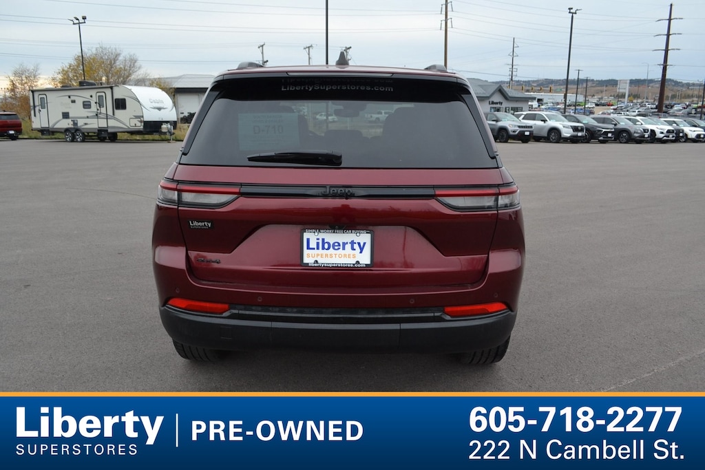 Used 2023 Jeep Grand Cherokee Laredo SUV