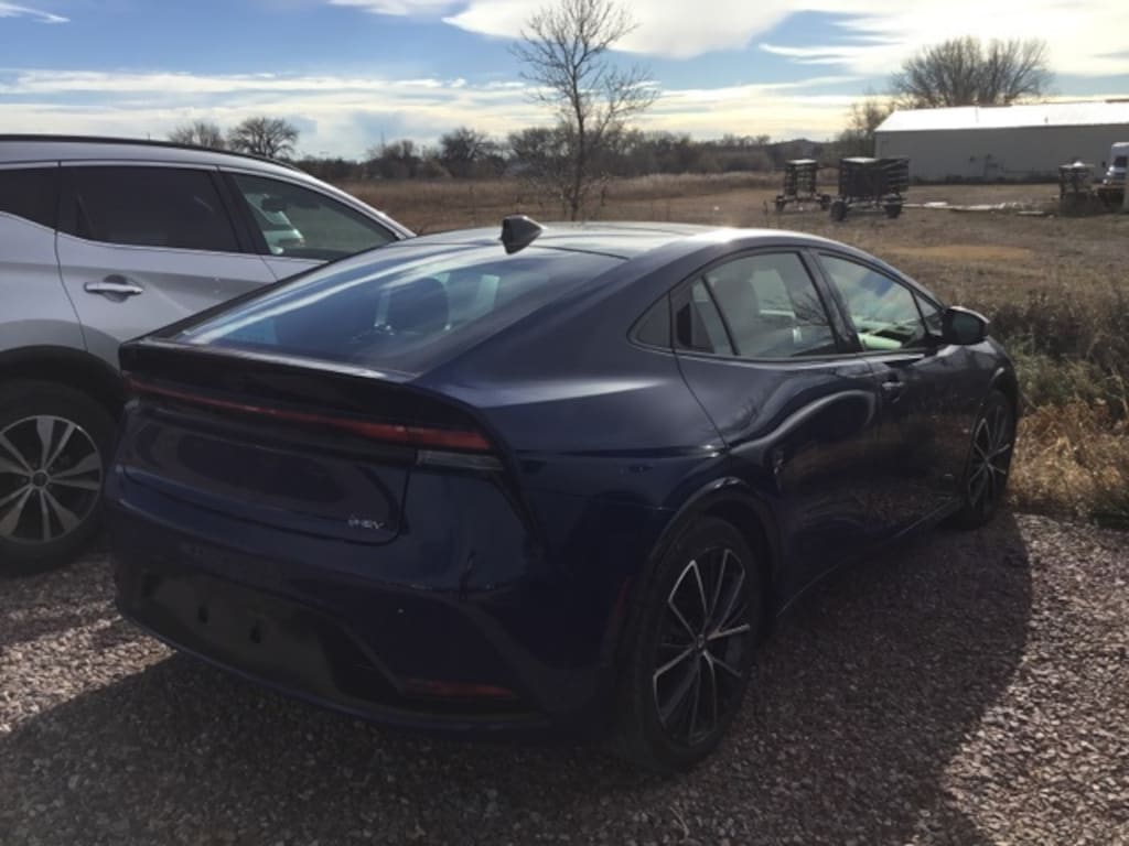 Used 2025 Toyota Prius XLE Hatchback