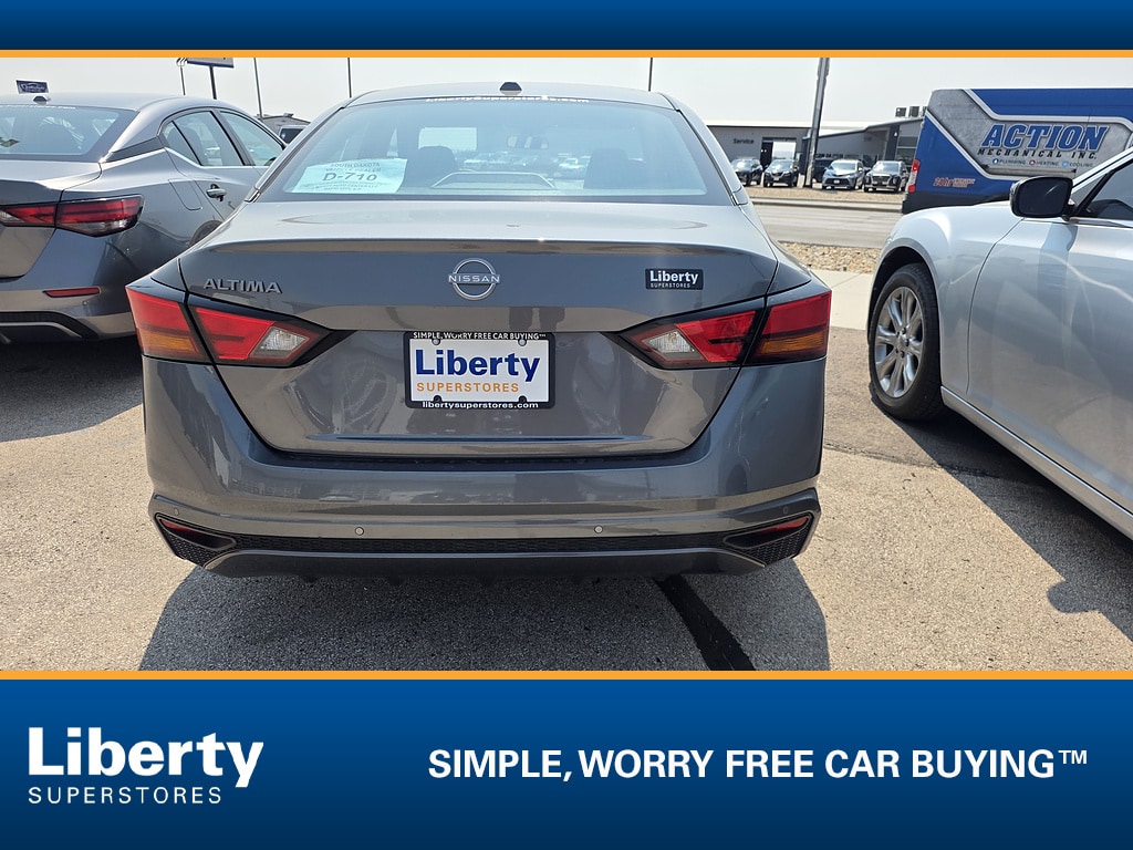 Used 2025 Nissan Altima SV Sedan