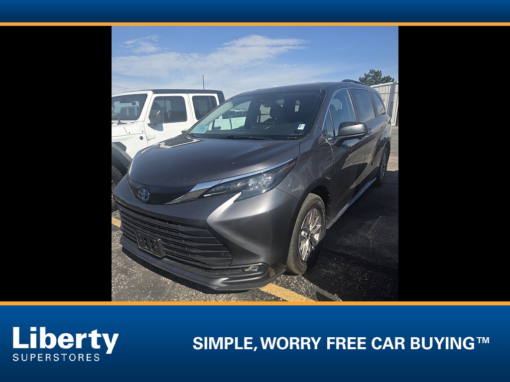 Used 2025 Toyota Sienna XLE Van Passenger Van