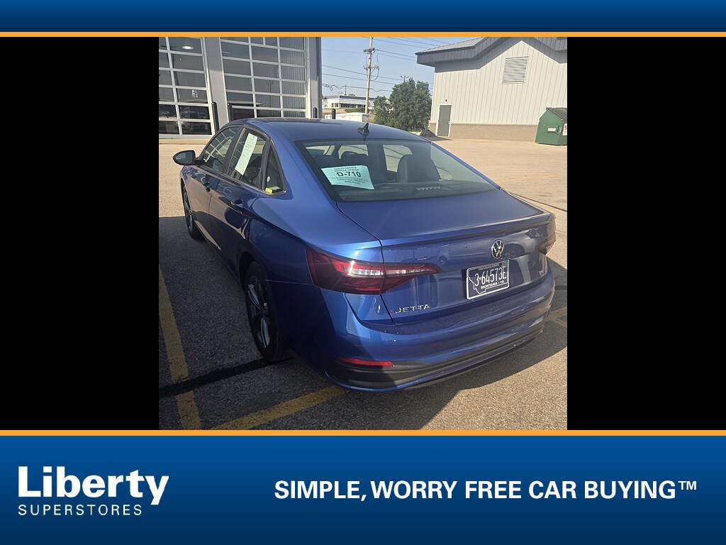 Used 2024 Volkswagen Jetta 1.5T SE Sedan