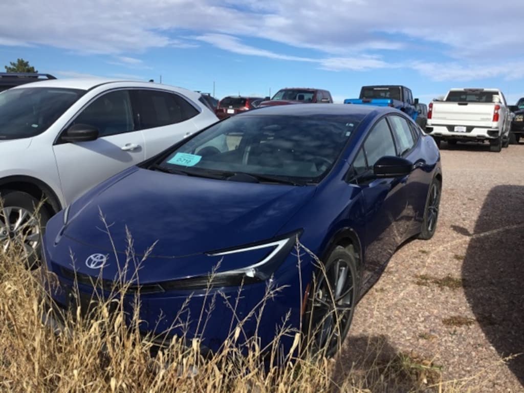 Used 2025 Toyota Prius XLE Hatchback