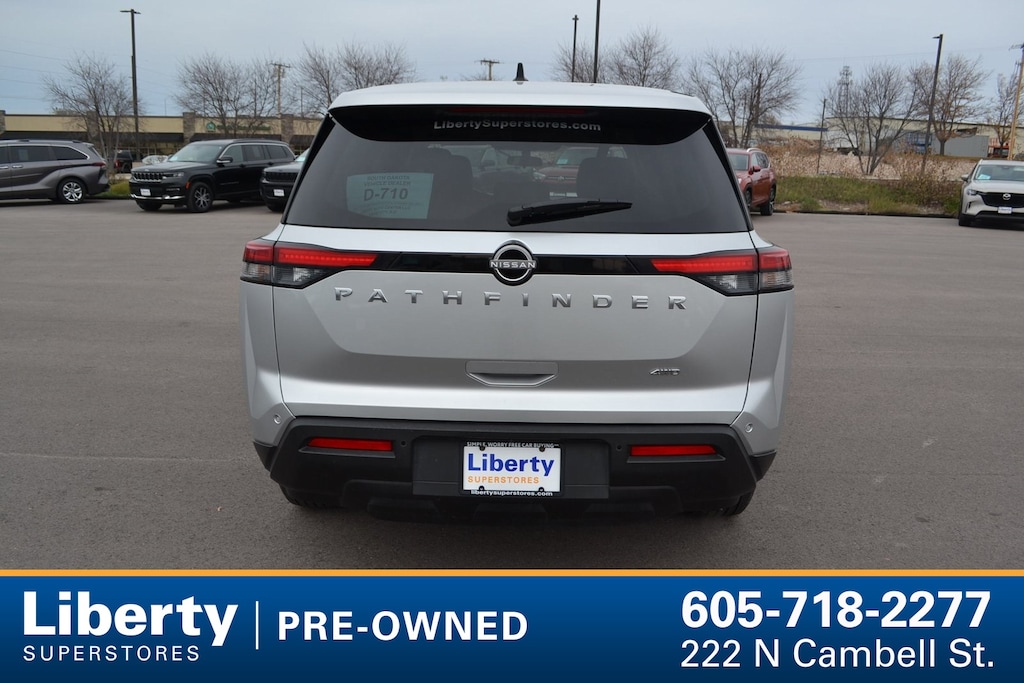 Used 2024 Nissan Pathfinder S SUV