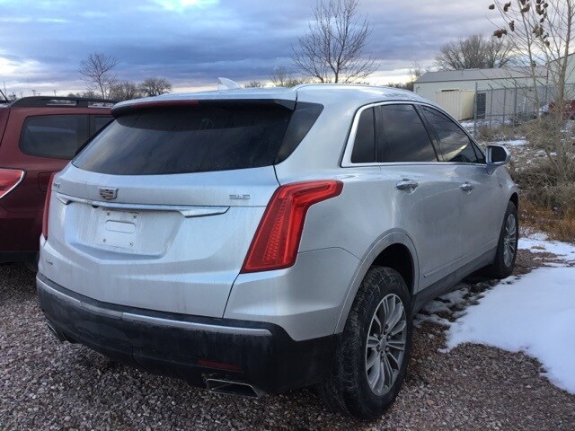 2017 Cadillac XT5 Luxury photo 2