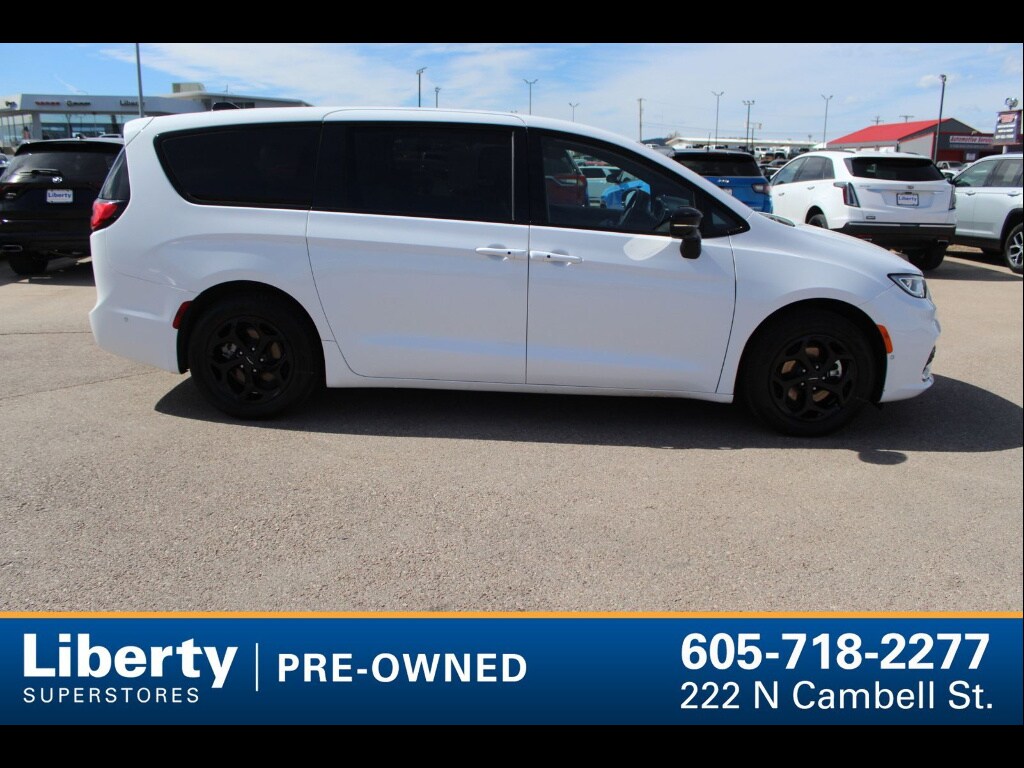Used 2024 Chrysler Pacifica Plug-In Hybrid Select Van Passenger Van