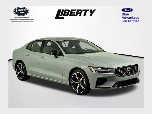 2024 Volvo S60 B5 Core Dark Theme AWD's photo