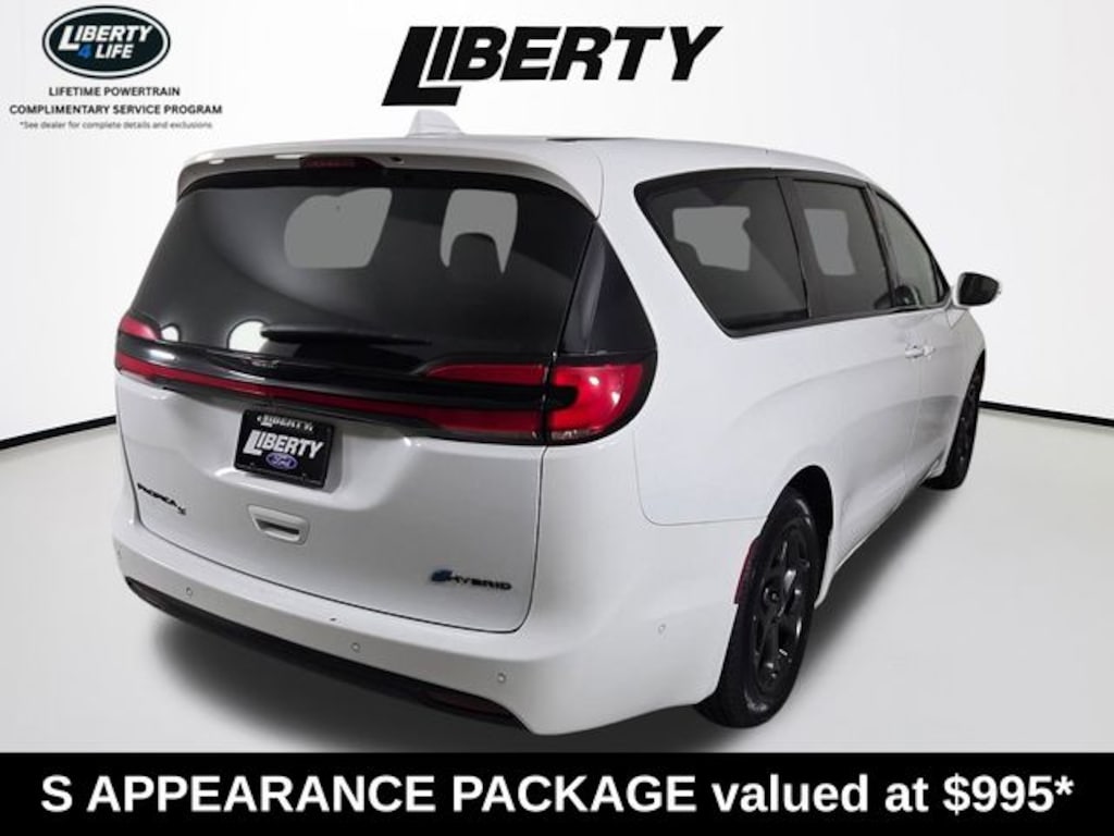 Used 2022 Chrysler Pacifica Hybrid Touring L Minivan/Van